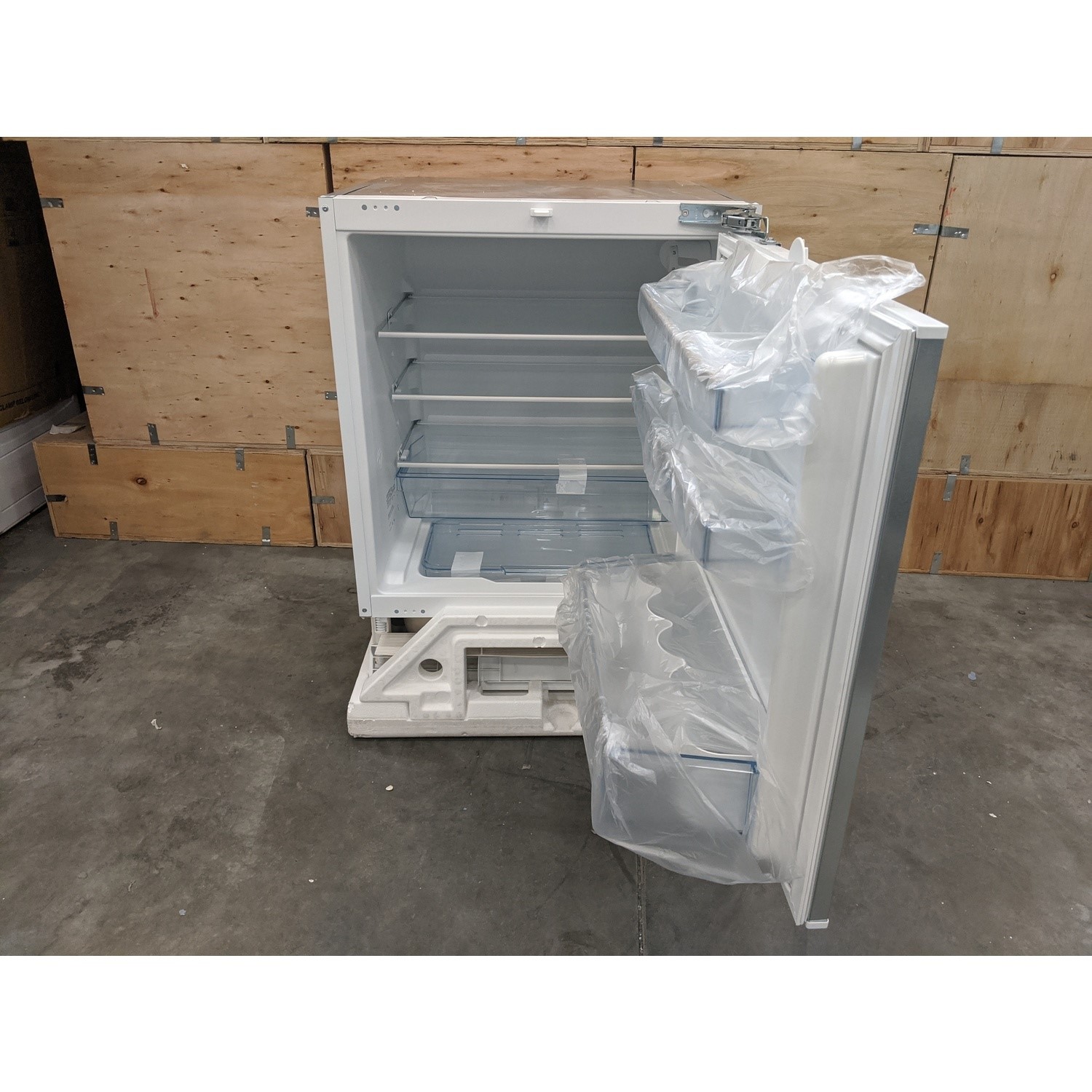 Refurbished Bosch KUR15AFF0G Integrated 137 Litre Larder Fridge