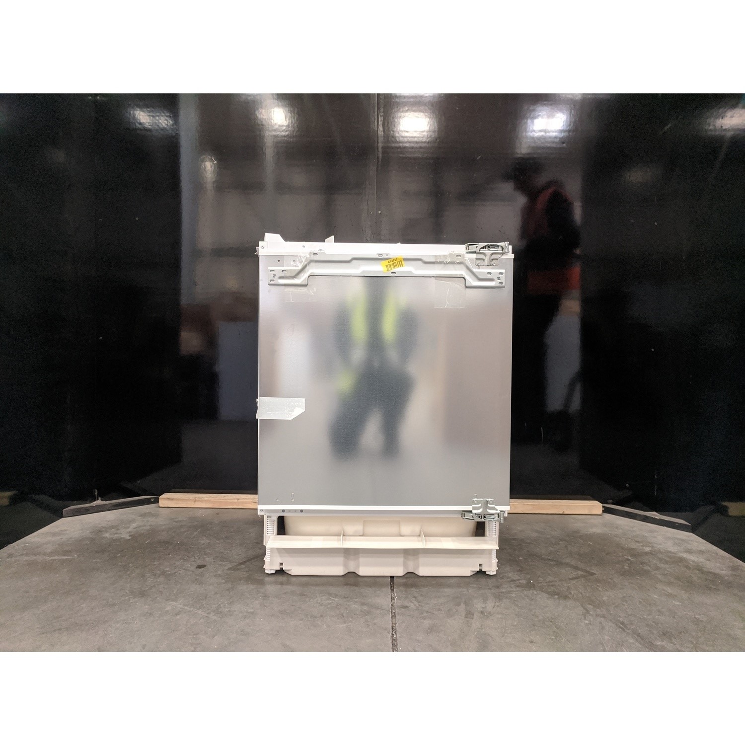 Refurbished Bosch KUR15AFF0G Integrated 137 Litre Under Counter Fridge