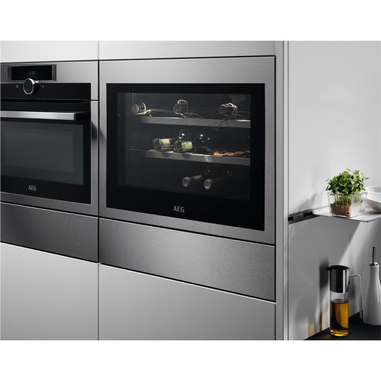 Refurbished AEG KWE884520M Integrated 18 Bottle Wine Cooler Anti-fingerprint Stainless Steel