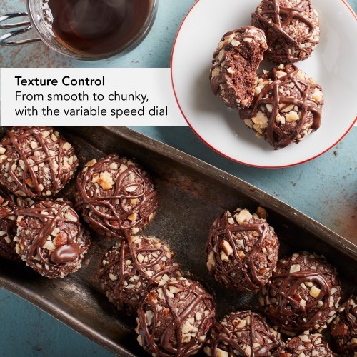 Texture control from smooth to chuncky with the variable speed dial.