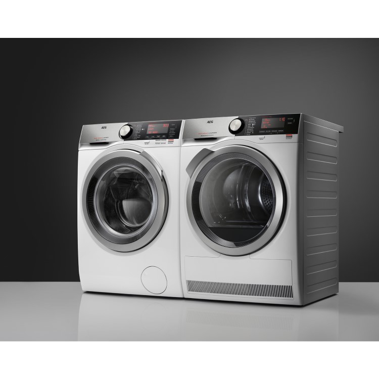 GRADE A1 - AEG L8FEC946R 8000 Series 9kg 1400rpm Freestanding Washing Machine - White