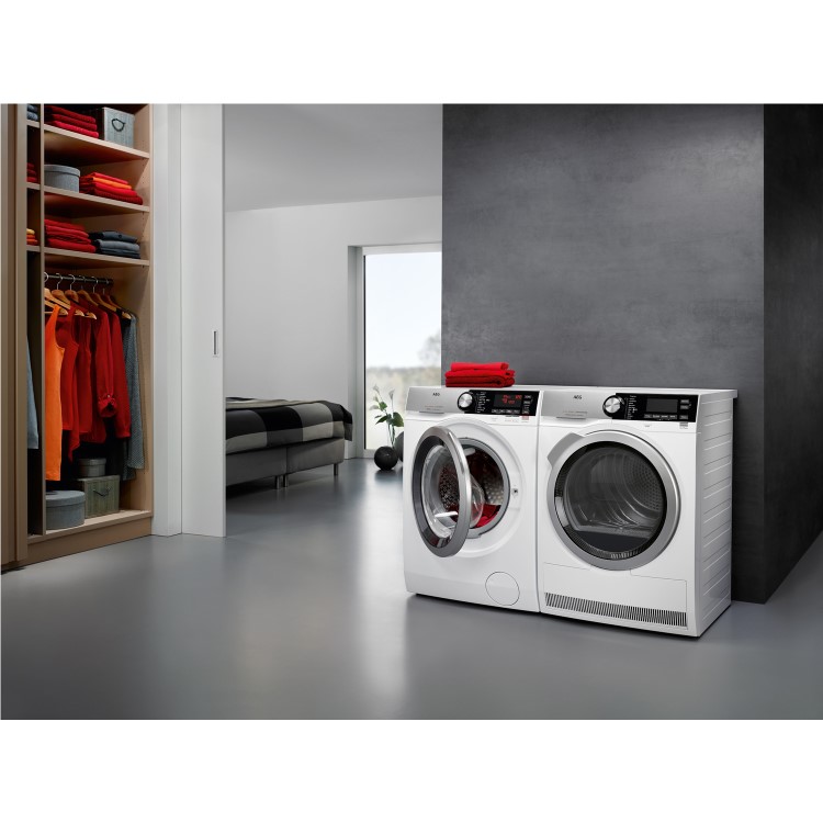 GRADE A1 - AEG L8FEC946R 8000 Series 9kg 1400rpm Freestanding Washing Machine - White