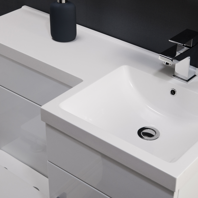 White L-Shaped Mid Edge Basin & WC Unit Right Hand - W900 x H860mm