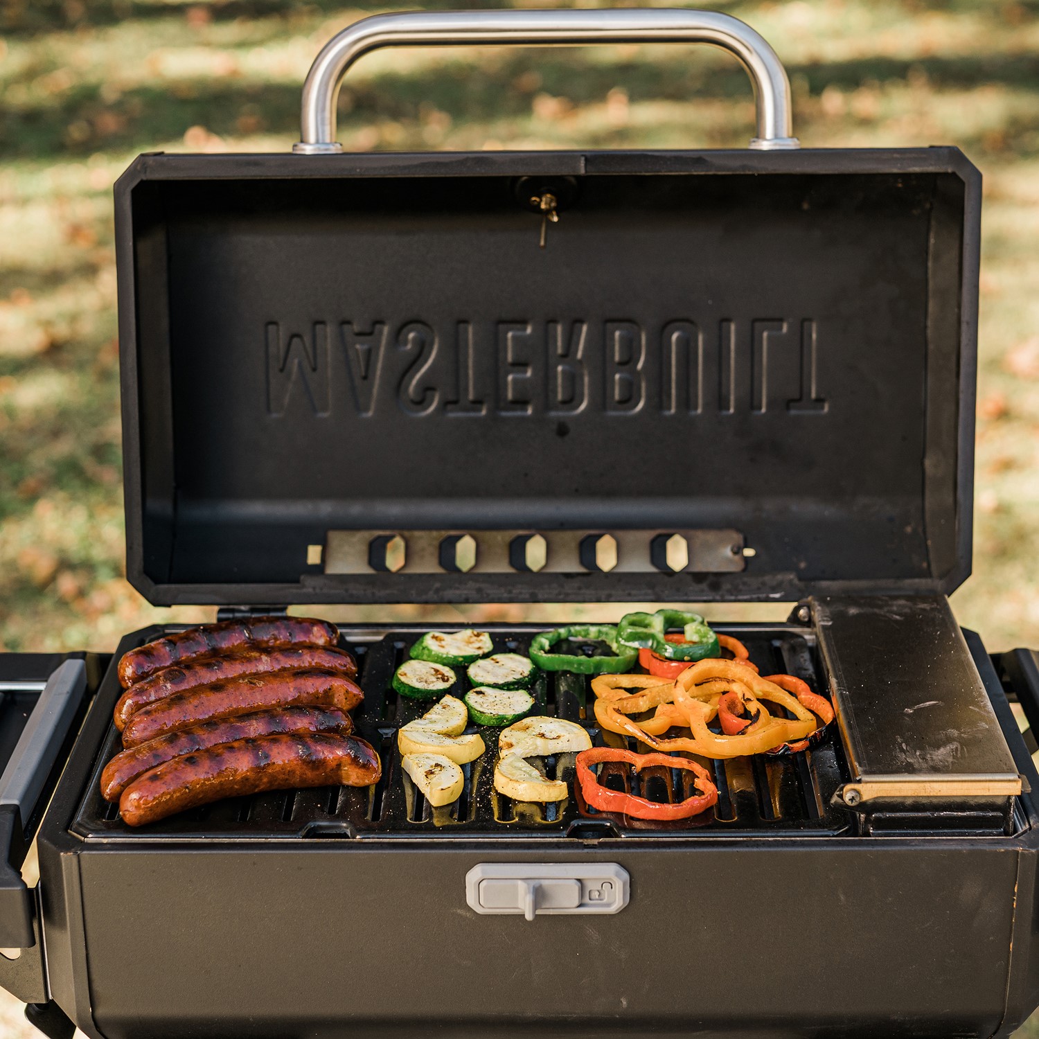Masterbuilt Portable Charcoal BBQ Grill with Cart MB20040822