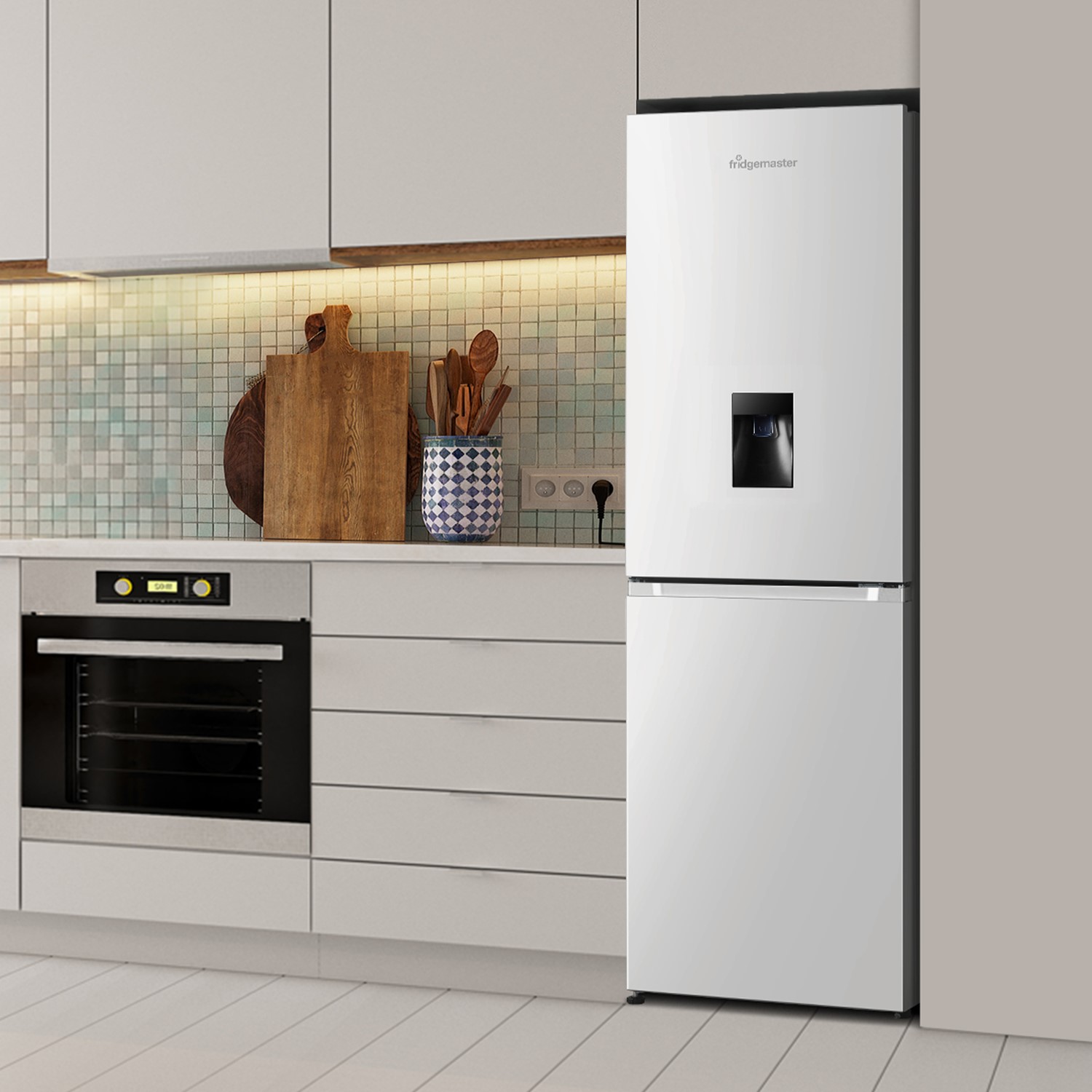Fridgemaster Look Fridgemaster 256 Litre 50/50 Freestanding Fridge Freezer - White ...