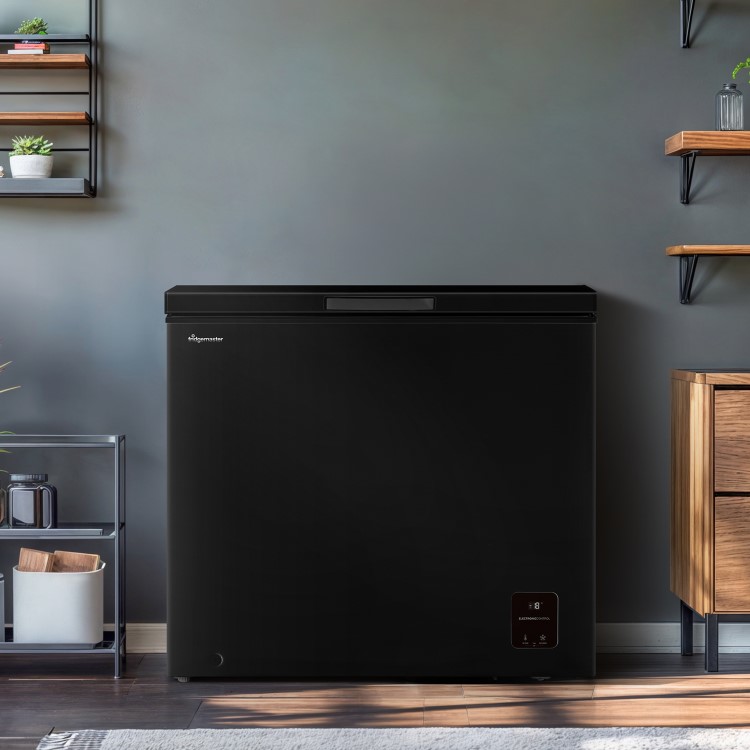 Fridgemaster 191 Litre Chest Freezer - Black