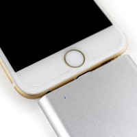 Plug & Go Wire-Free Mini Power Bank With Built In Lightning Connector 1000mAh Silver 