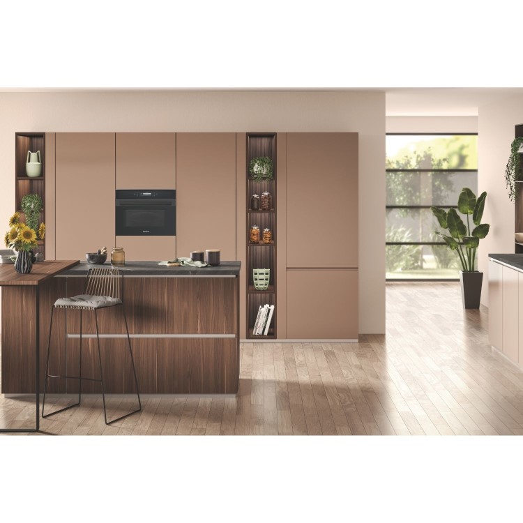Hotpoint Built-In 900W Microwave - Black