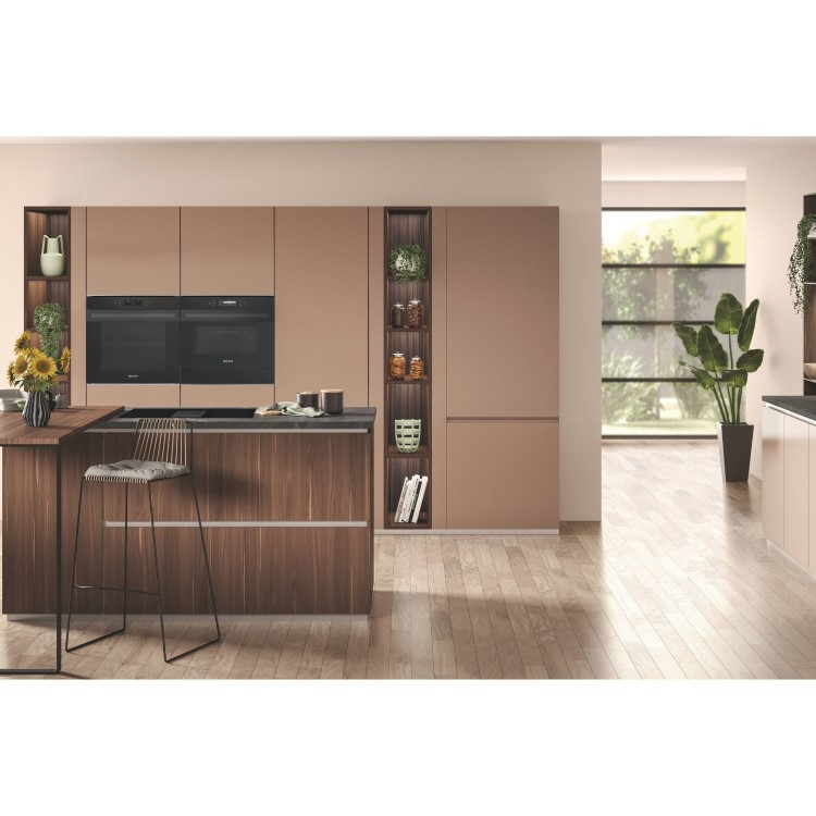 Hotpoint Built-In 900W Microwave - Black