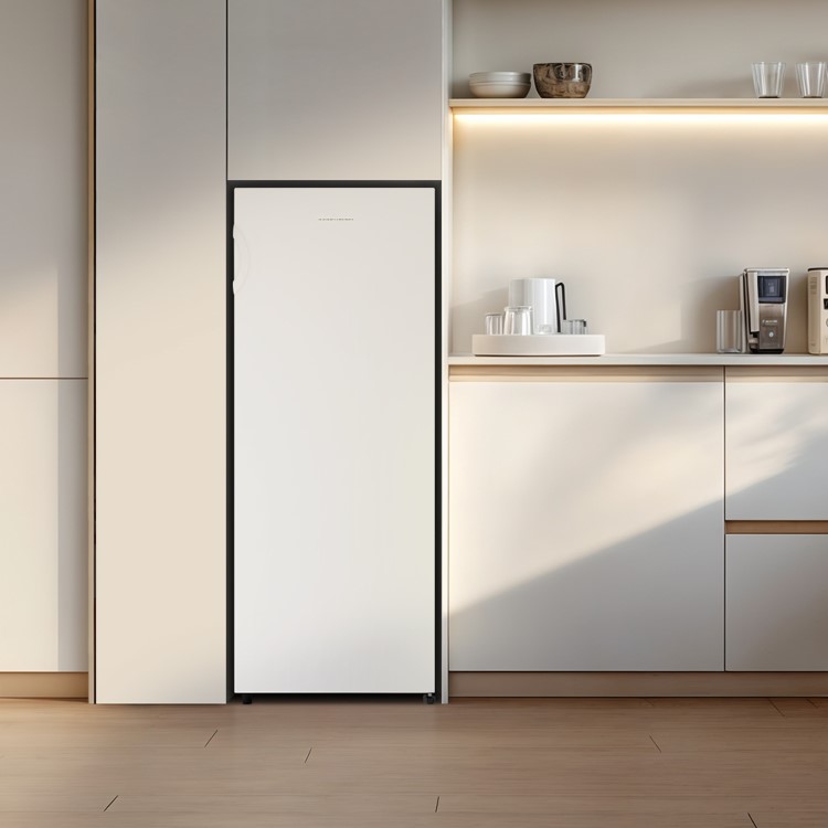 Fridgemaster 165 Litre Freestanding Upright Freezer - White