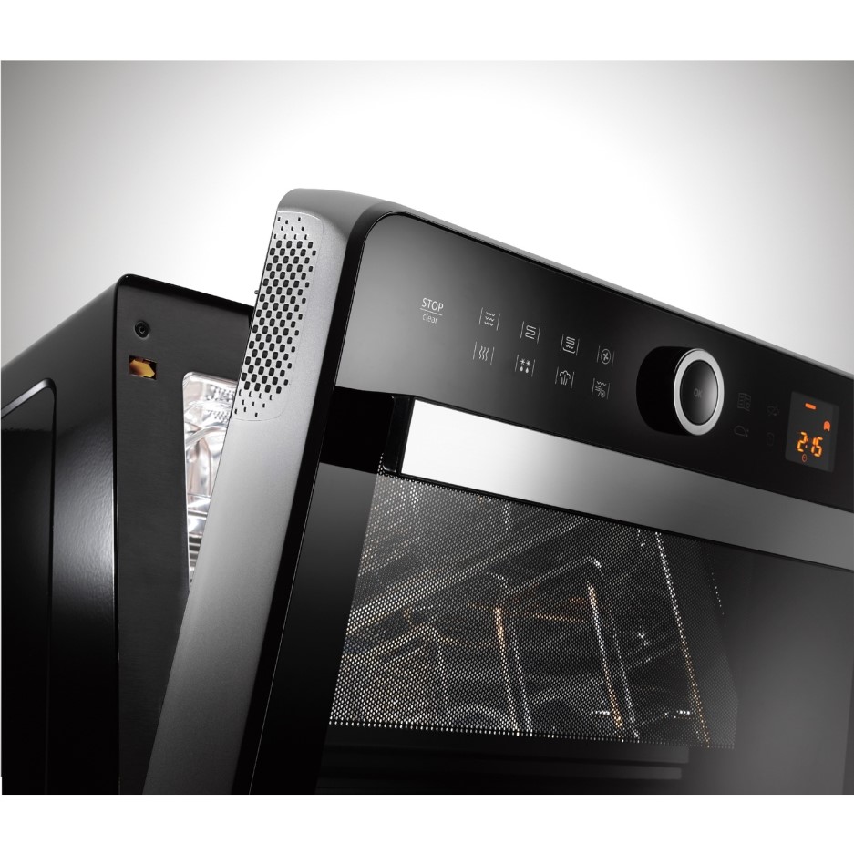 Hotpoint MWH33343B 33L 950W Ultimate Collection Freestanding