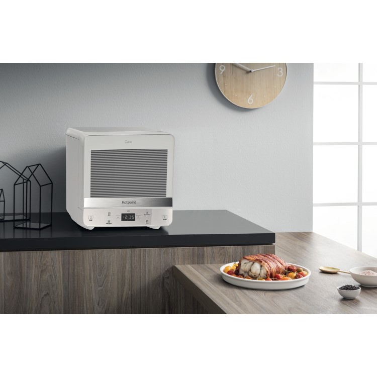 Refurbished Hotpoint Extraspace Curve MWHC1331FW 13L 700W Digital Microwave Oven White
