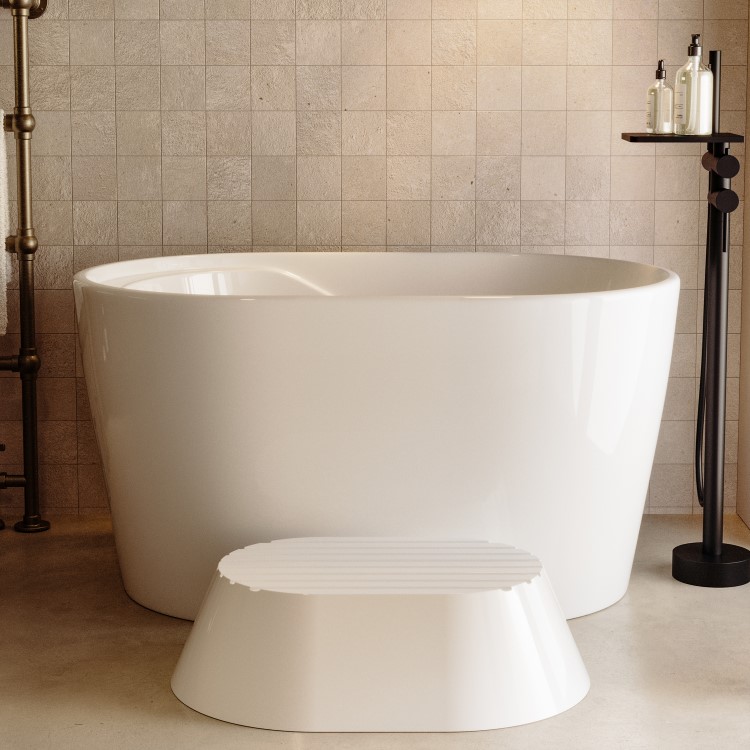 Freestanding Japanese Soaking Deep Bath With Seat 1200 x 630mm - Niki