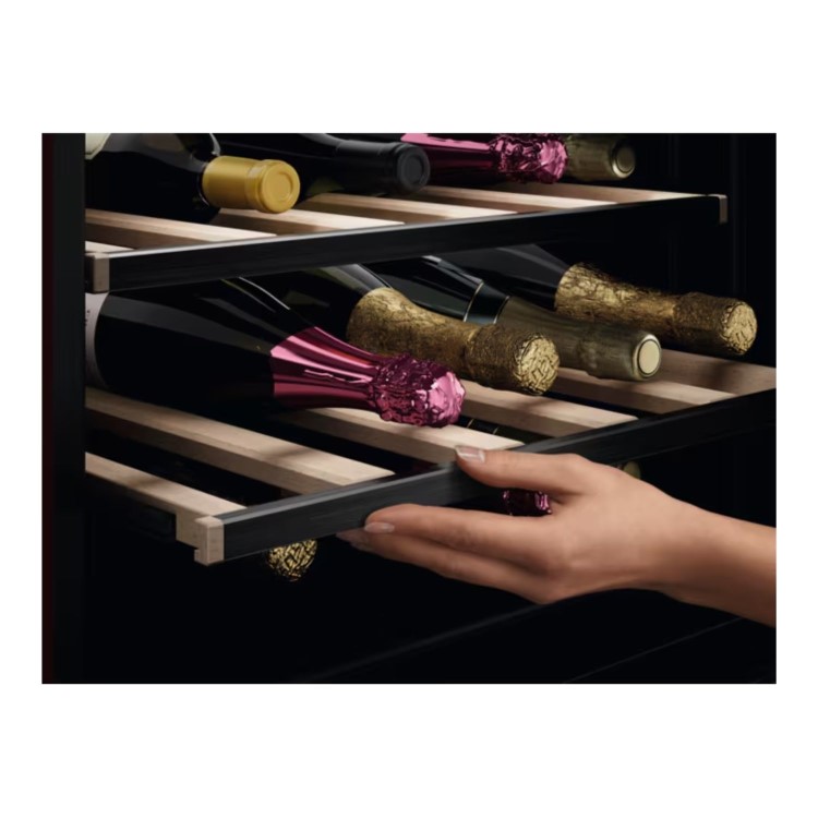 AEG 15 Bottle Capacity Single Zone Built in Wine Cooler - Black