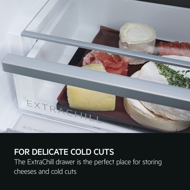 AEG Series 7000 248 Litre 70/30 Integrated Fridge Freezer