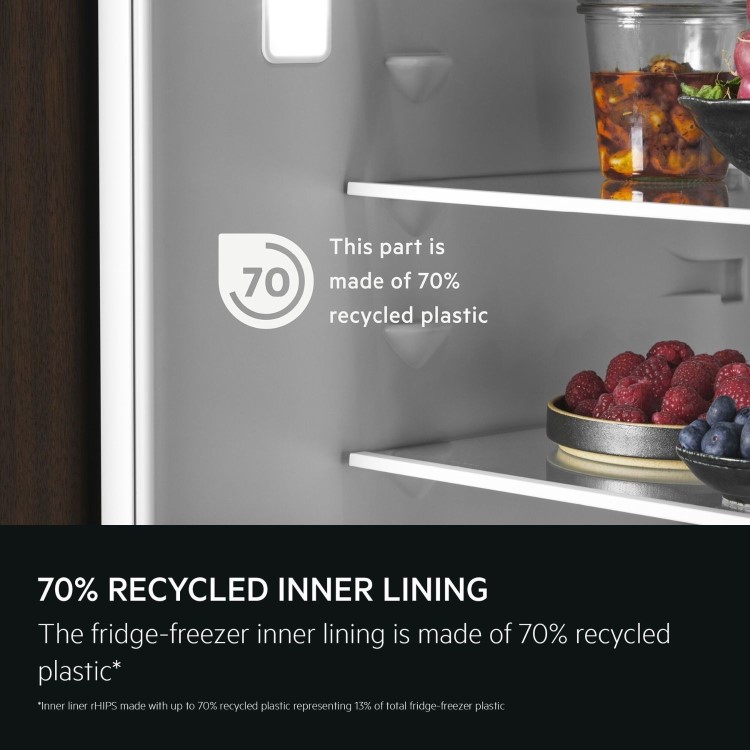 AEG Series 7000 248 Litre 70/30 Integrated Fridge Freezer