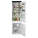 NSC8M192DS AEG 8000 Series 269 Litre 70/30 Integrated Fridge Freezer