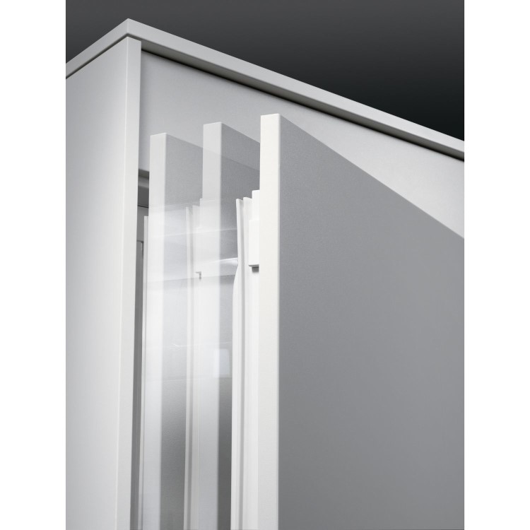 AEG 9000 Series 200 Litre In-column Integrated Fridge