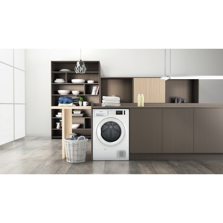 Hotpoint Crease Care 9kg Heat Pump Tumble Dryer - White