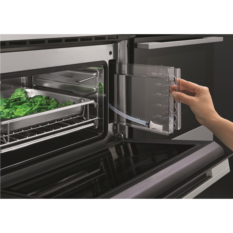 Fisher & Paykel Series 9 Combination Fan and Steam Oven - Black Glass