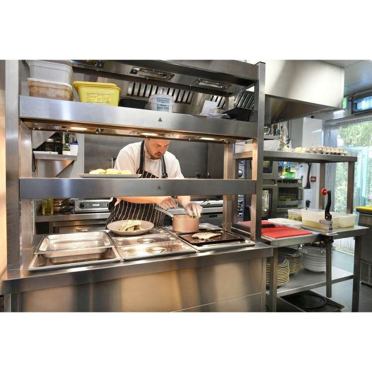 Lincat P6B2 Panther 670 Series Mobile Hot Cupboard with Bain Marie Top - 2 x 1/1 GN, Plug in