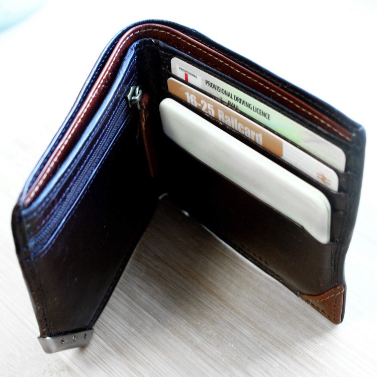 Slim Credit Card 1100mAh Portable Power Bank For iPhone & Android Phones Micro USB