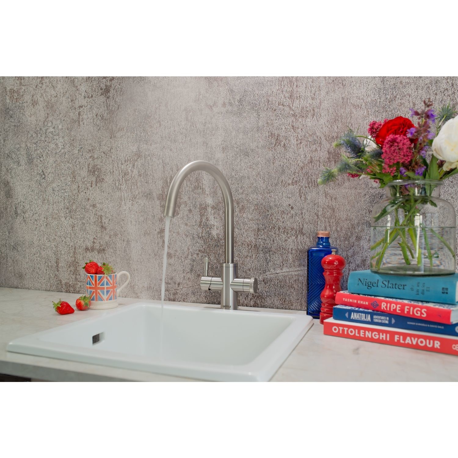 Signature Modern 4 1 Instant Boiling Water Tap 4 Litre Stainless Steel Round Spout