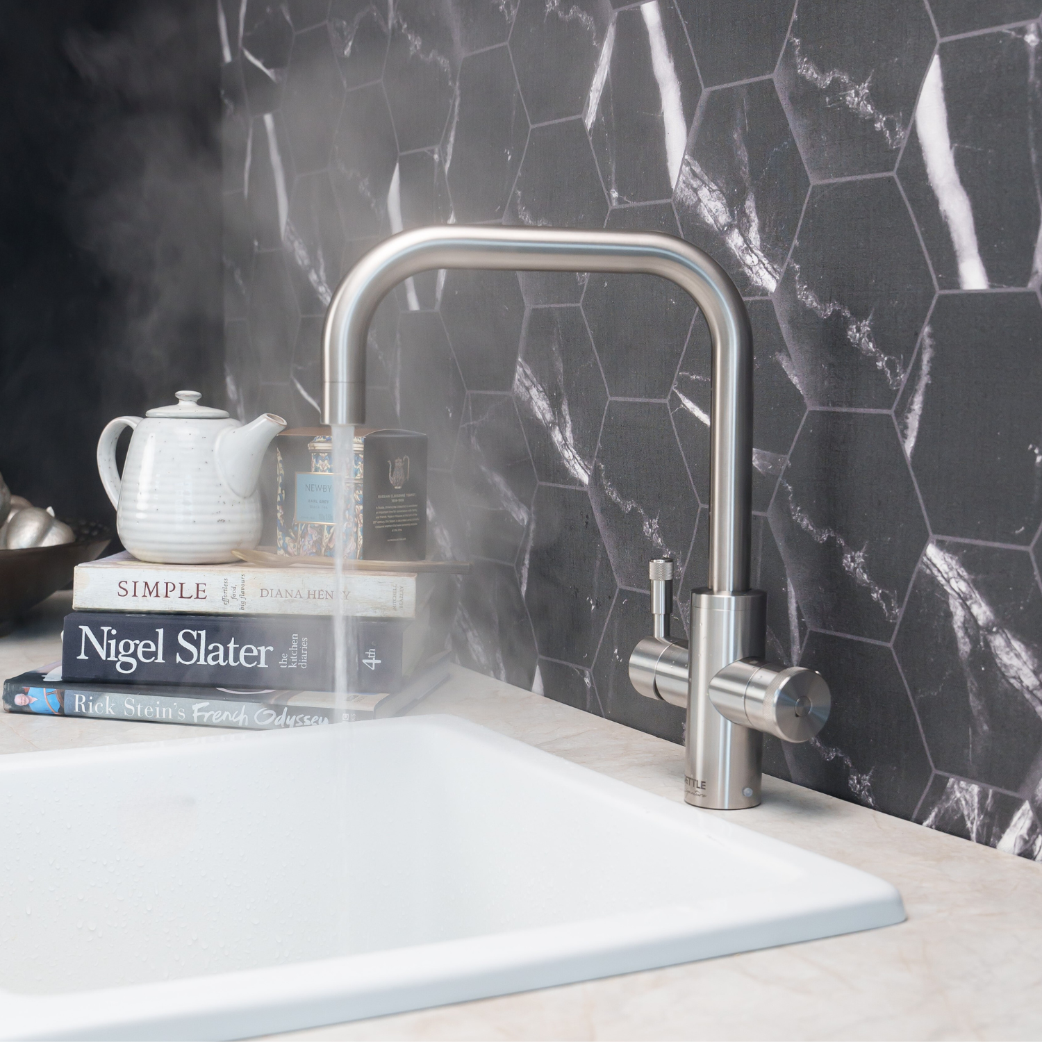 QETTLE Signature Modern 4 in 1 Instant Boiling Water Tap 4 Litre - Stainless Steel Square Spout