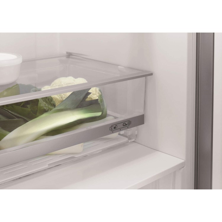 Fisher & Paykel 26035 Frost Free Smart Zone Integrated Fridge Freezer