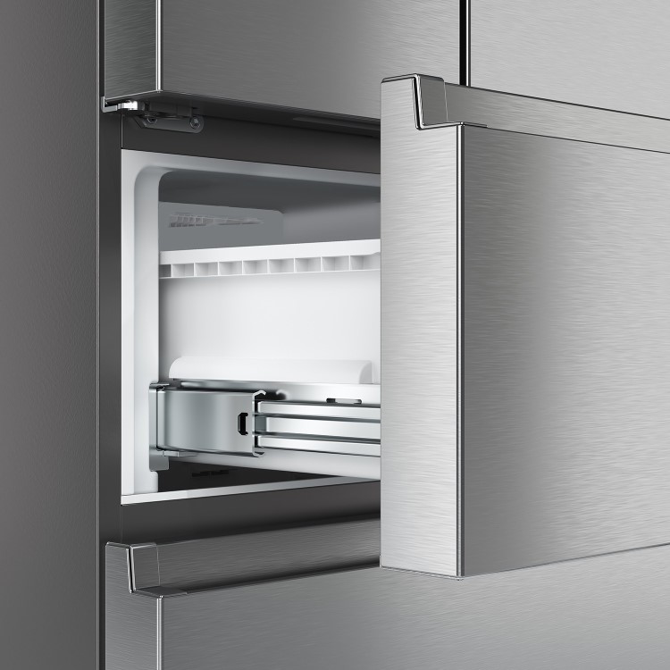 Hisense 485 Litre 70/30 Freestanding Fridge Freezer - Stainless Steel