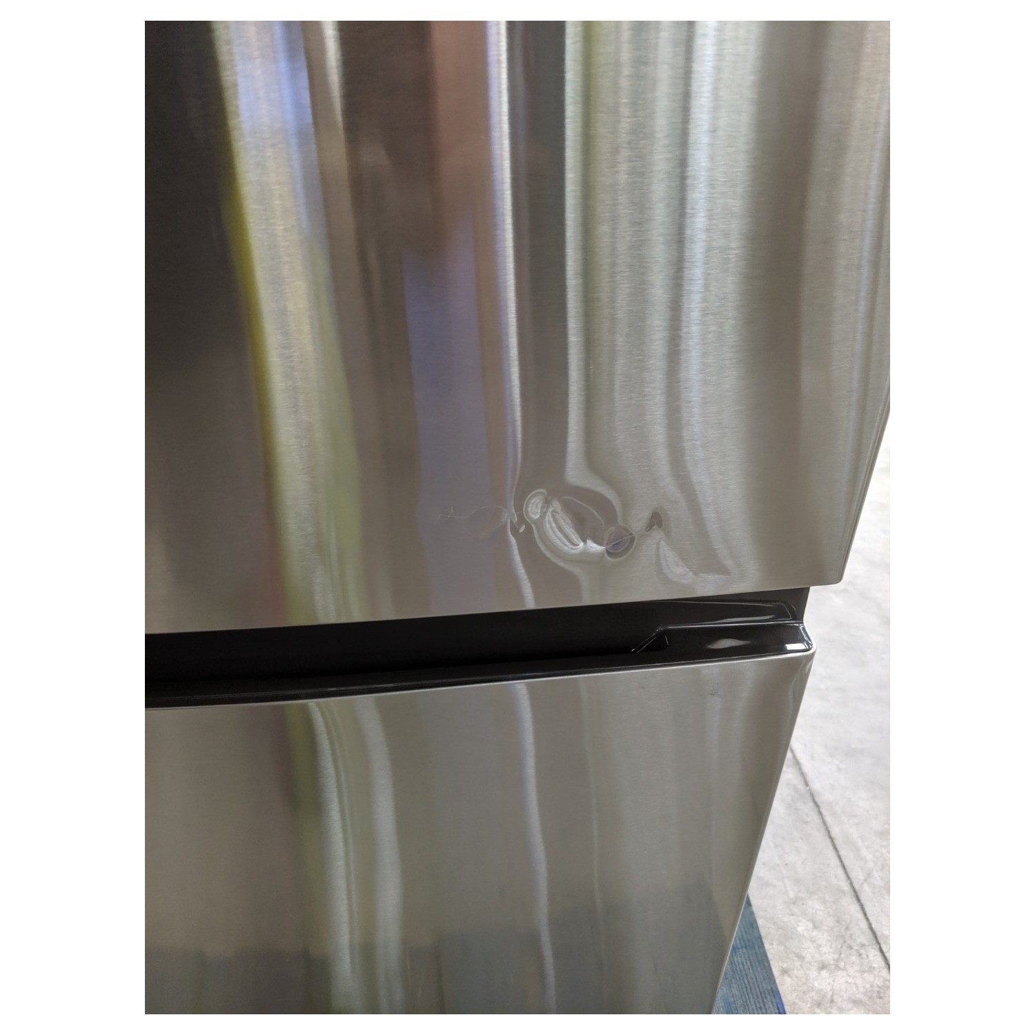 Refurbished Hisense RF750N4ISF 578 Litre American Fridge Freezer