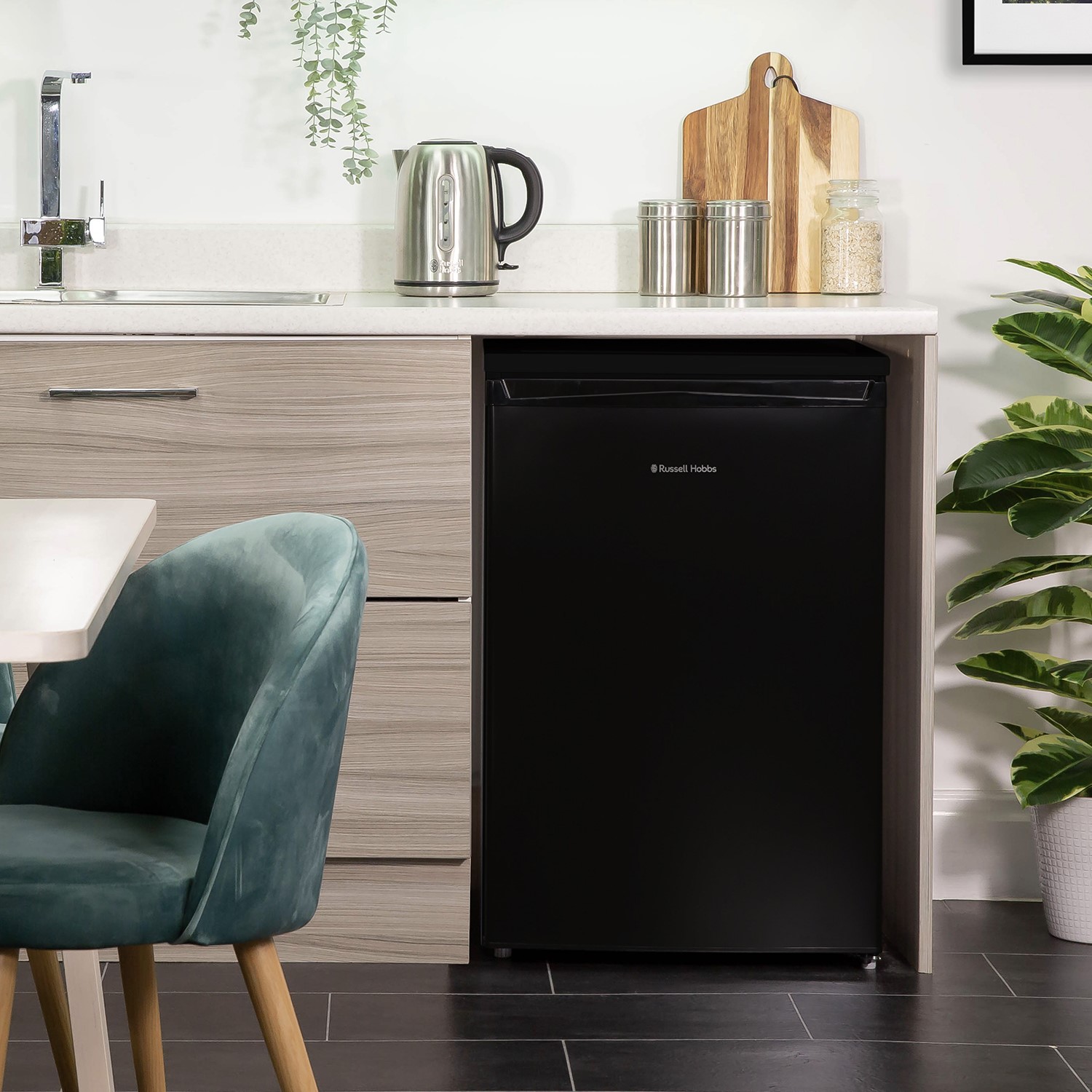 Russell Hobbs 131 Litre Undercounter Larder Fridge Black RH55UCLF4B