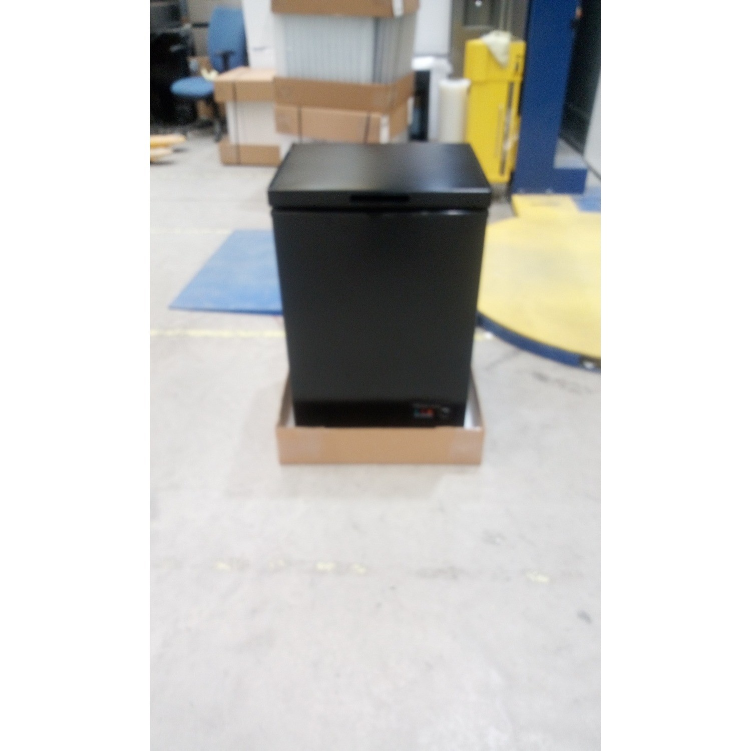 Refurbished Refurbished Russell Hobbs RHCF99B 99 Litre Chest Freezer