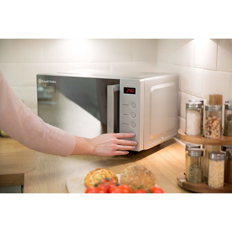 Russell Hobbs RHEM1901S 19L 700W Freestanding Compact Flatbed Digital Microwave in Silver