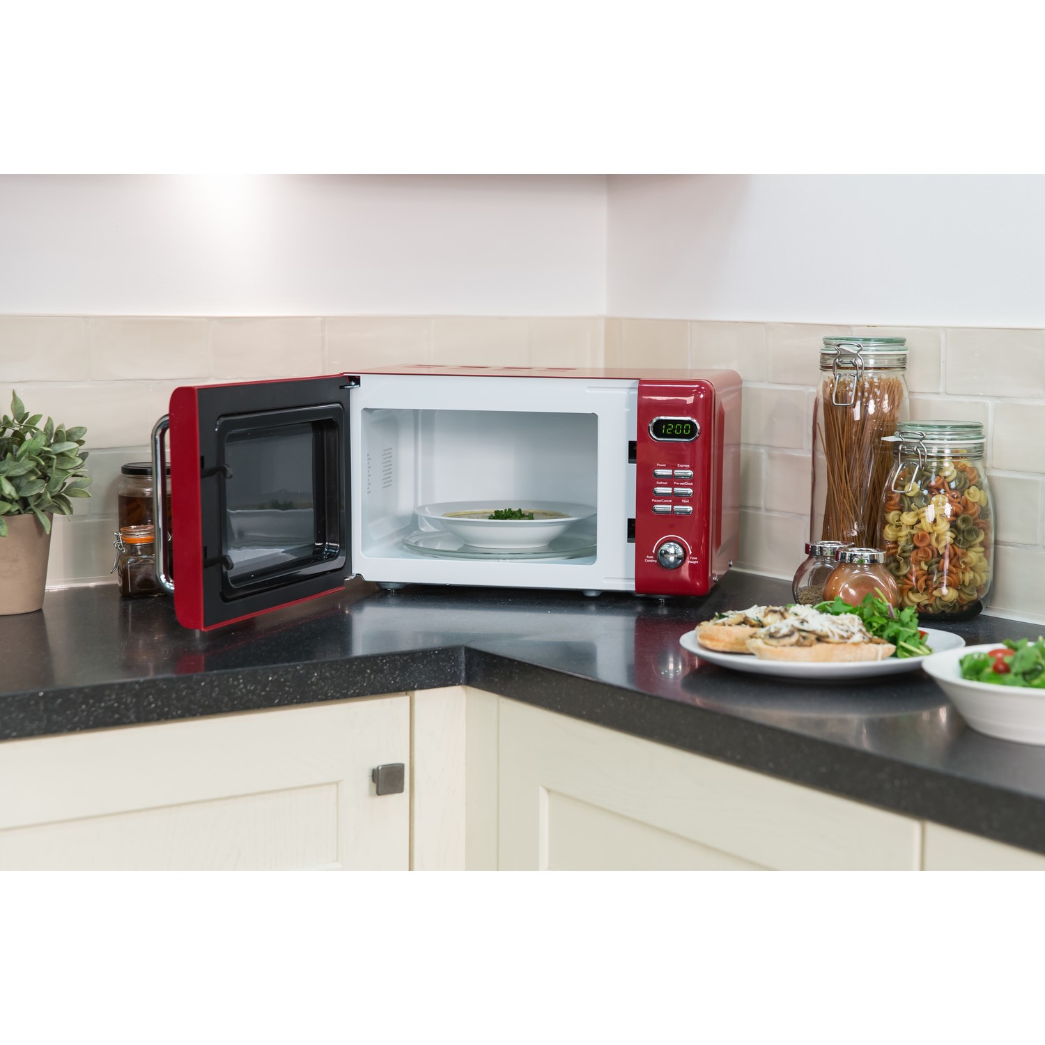 Russell Hobbs RHRETMD706R 17L 700W Russell Hobbs RHRETMD706R 17L Retro