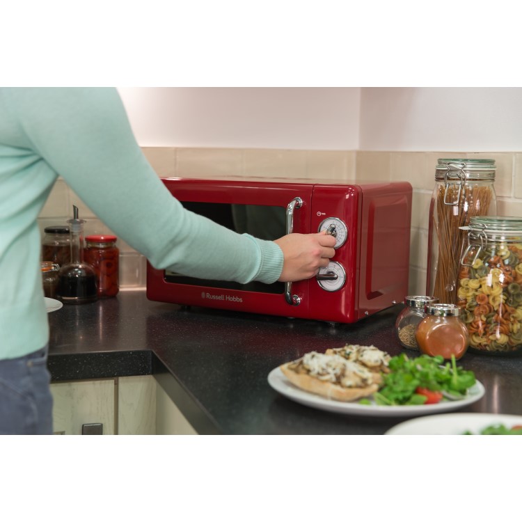 Russell Hobbs Retro 17L Microwave - Red