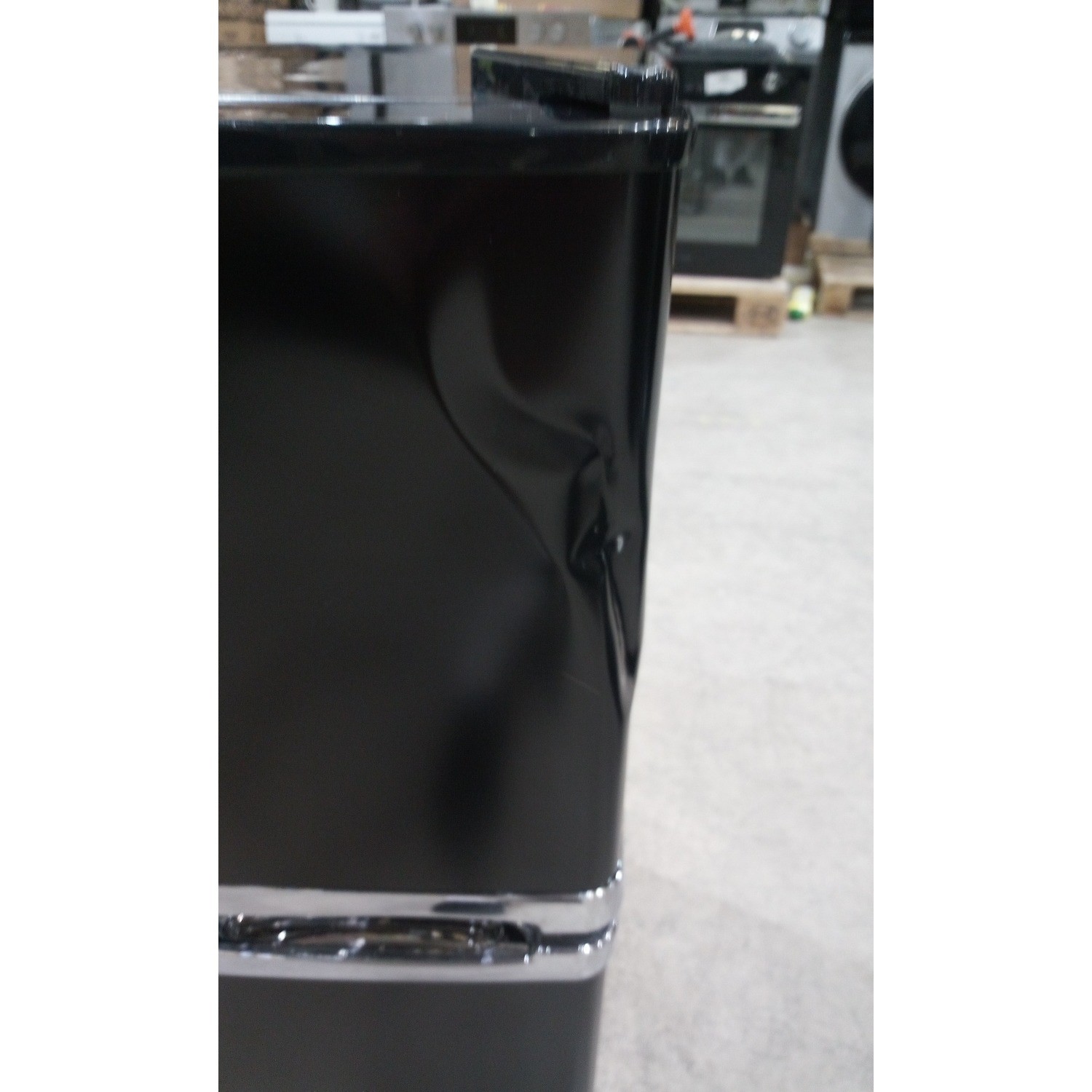 Refurbished Russell Hobbs RHUCFF50B Integrated 90 Litre 70/30 Low Frost