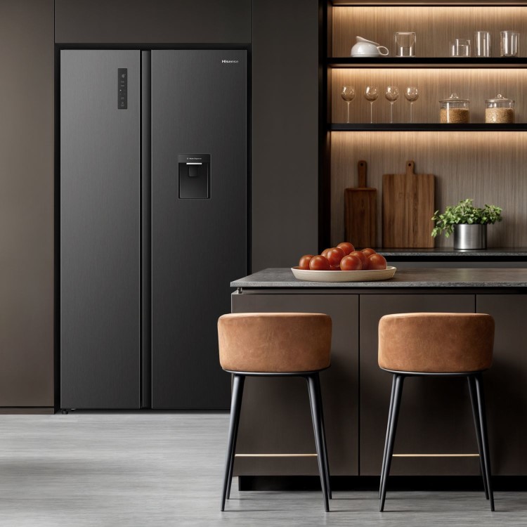 Hisense PureFlat 541 Litre Side-by-Side American Fridge Freezer - Black
