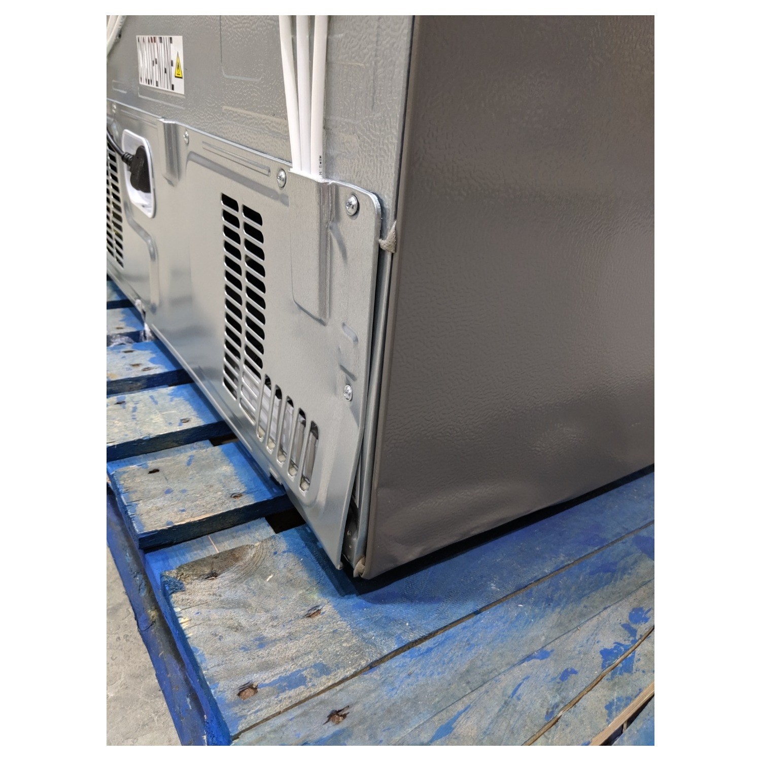 Refurbished Hisense RS694N4IIF Freestanding 562 Litre American Fridge