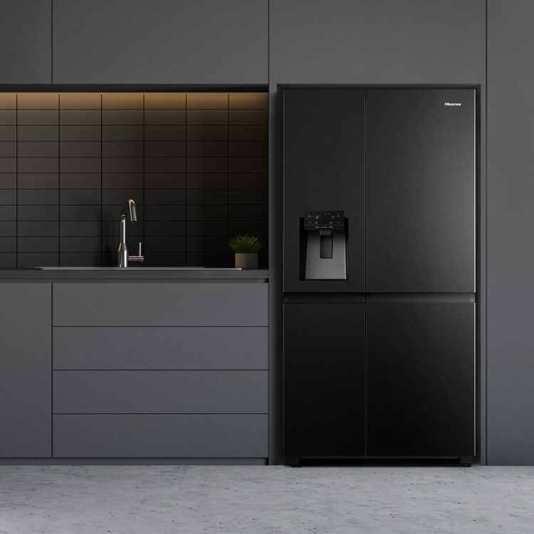 Hisense 632 Litre Side-By-Side American Fridge Freezer - Black