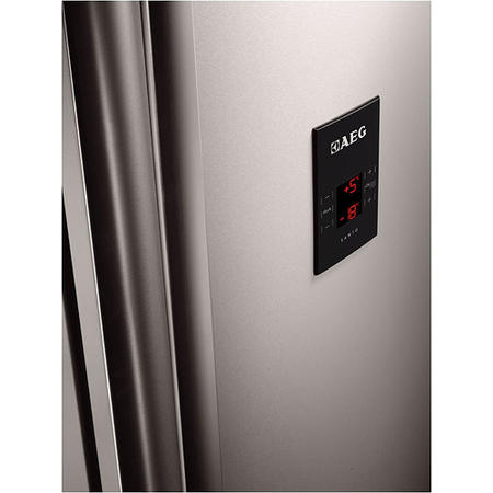 AEG S83600CMM0 High Performance Freestanding Fridge Freezer - Anti-fingerprint Stainless Steel