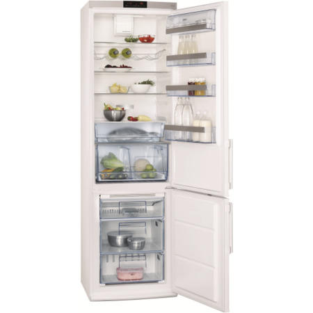 AEG S83800CTW0 High Performance Freestanding Fridge Freezer in Anti-fingerprint White