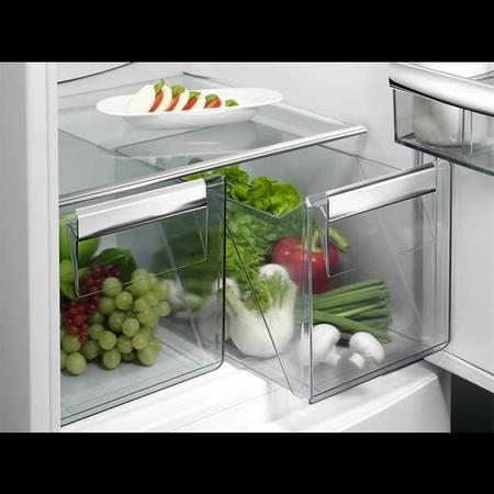AEG SCB6181XLS 268 Litre Integrated Fridge Freezer 70/30 Split 178cm Tall Fast Freeze 54cm Wide - White