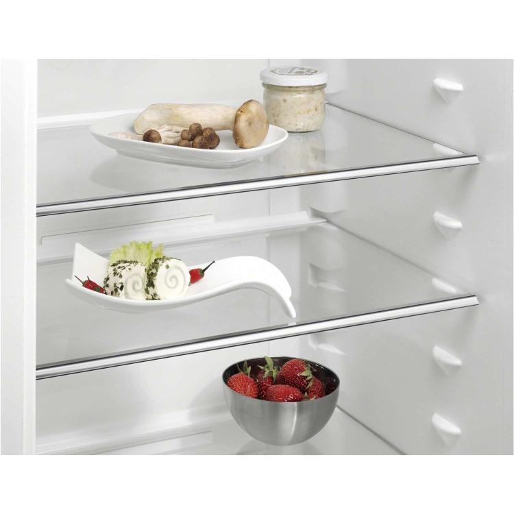 AEG SCB6182VNS Frost Free Integrated Fridge Freezer 177.2x54 cm A++