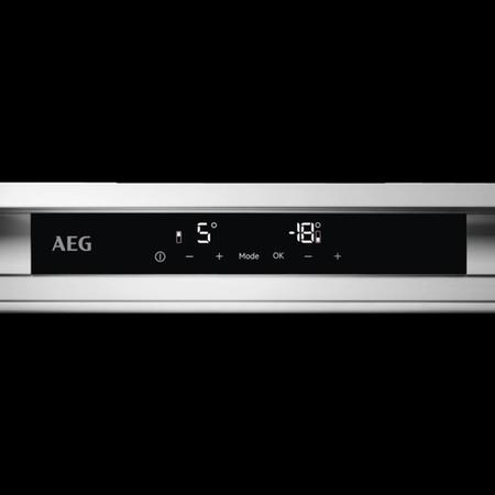 GRADE A2 - AEG SCE8181VNS 50-50 Integrated No Frost Fridge Freezer - Sliding Rail