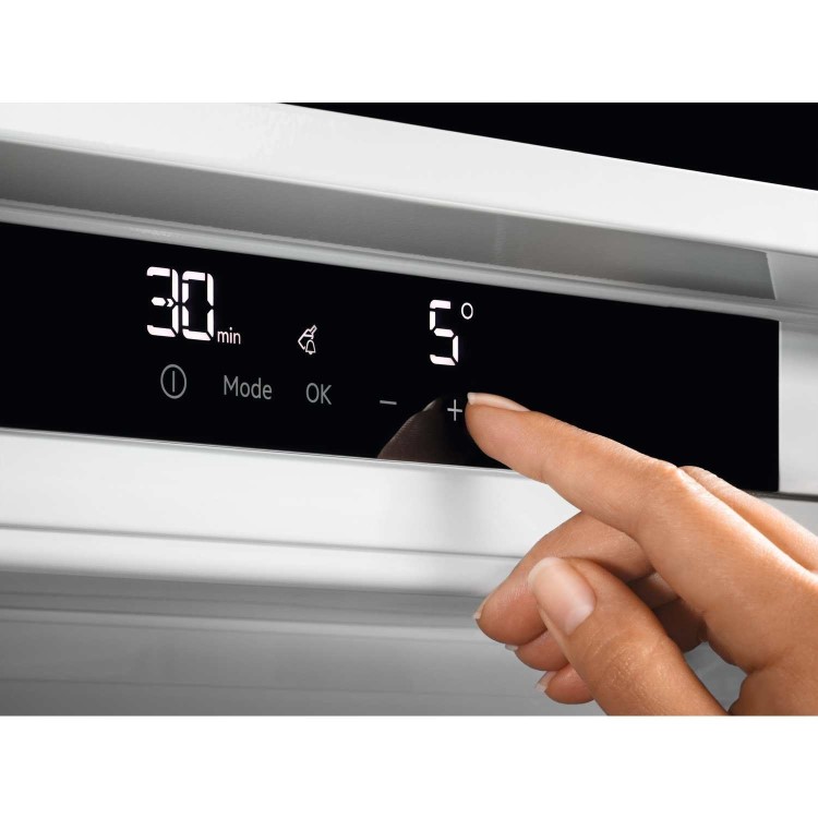 AEG SCE81928TS 70-30 Integrated Fridge Freezer - Sliding Rail
