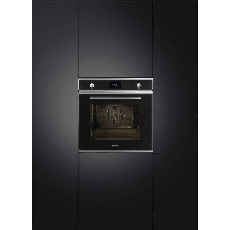 Smeg Cucina Pyrolytic Self Cleaning Multifuction Single Oven - Black