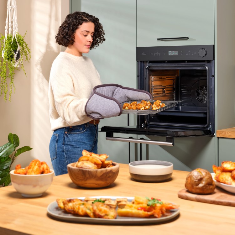 Hotpoint Class 4 SI4S854CBL Air Fry Electric Single Oven with Active