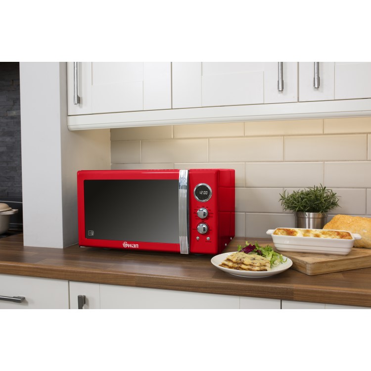 Swan Retro Digital SM22080RN 25L 900W Freestanding Microwave Oven - Red