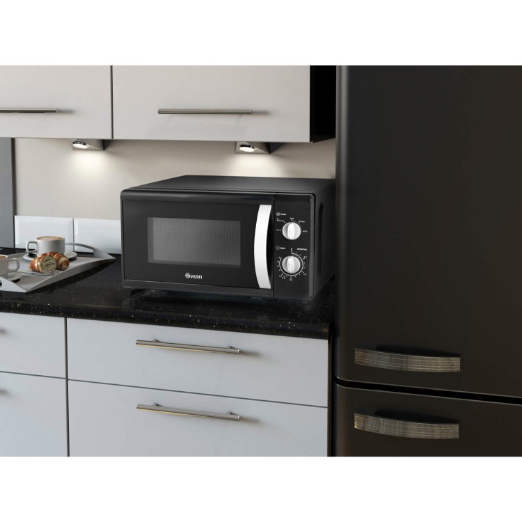 Swan SM40010BLKN 800W Freestanding Microwave Oven Black